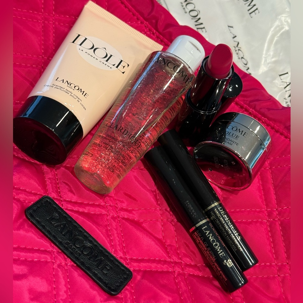 Lancôme 7-pc gift includes Absolue, Idole, 2 Mascara, lipstick, Clarifique & bag